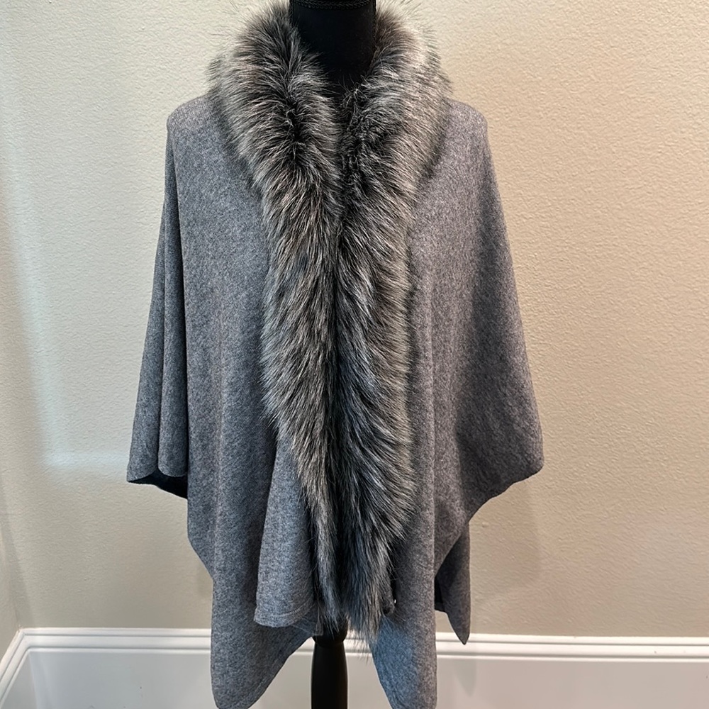 La Fiorentina Ruana with Faux fur Collar